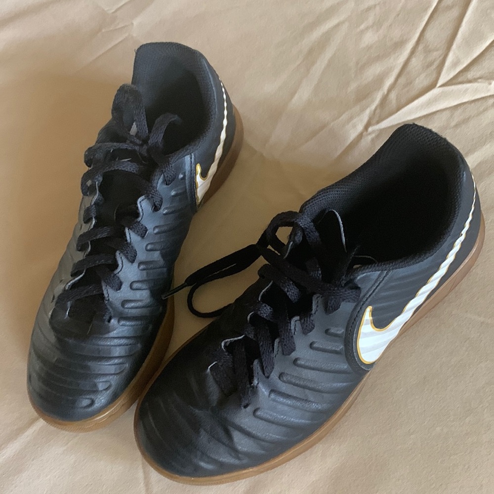 NIKE Tiempo X Athletic Shoes - Boys Size 4.5Y